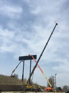 Ideal Crane Sign Teamwork